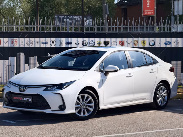 Toyota Corolla - фото 1