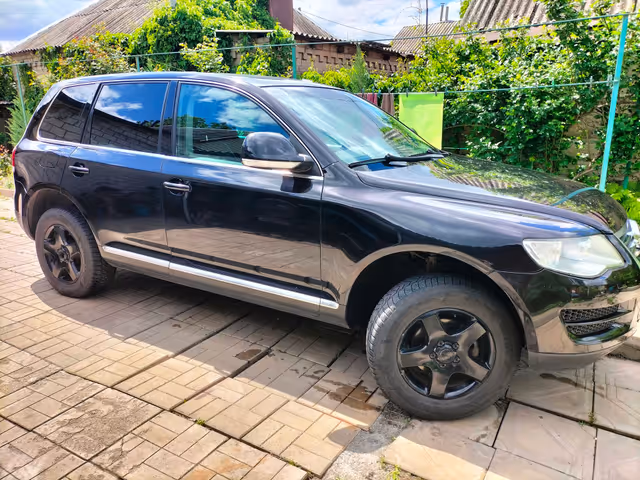 Volkswagen Touareg - фото 2