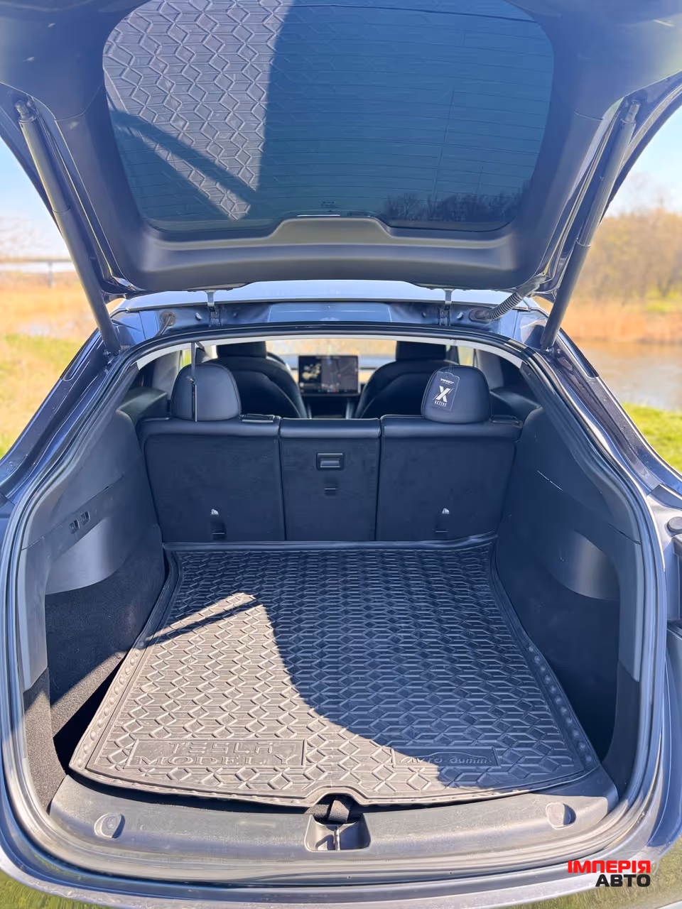 Tesla Model Y - фото 12
