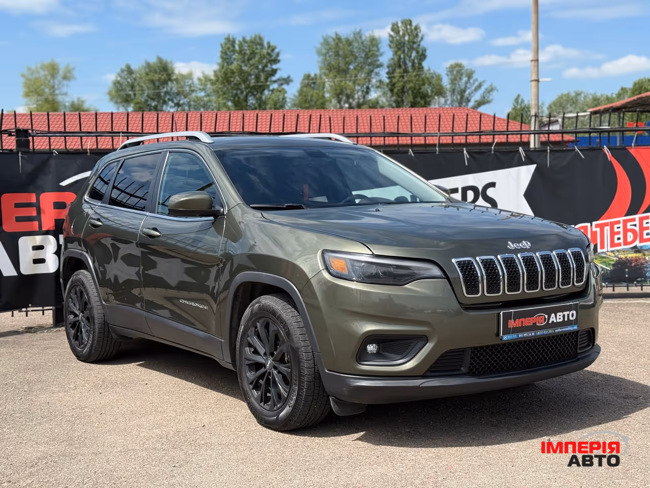 Jeep Cherokee - фото 1