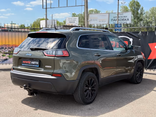 Jeep Cherokee - фото 5