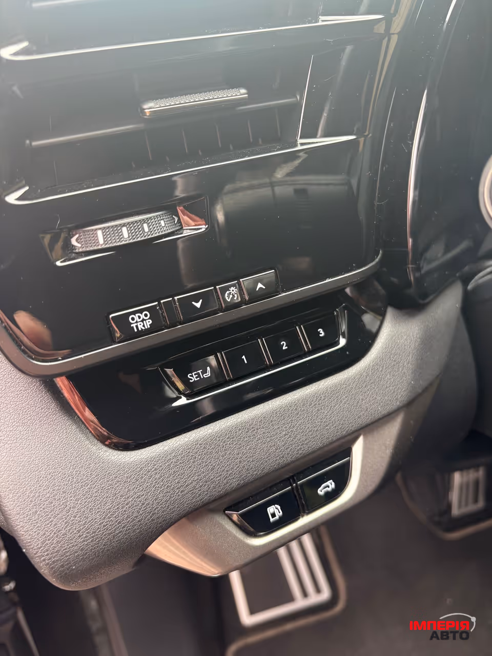 Lexus RX - фото 32