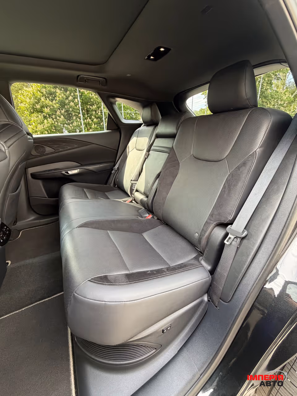 Lexus RX - фото 11