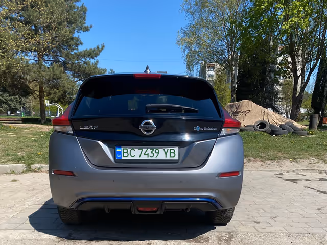 Nissan Leaf - фото 4