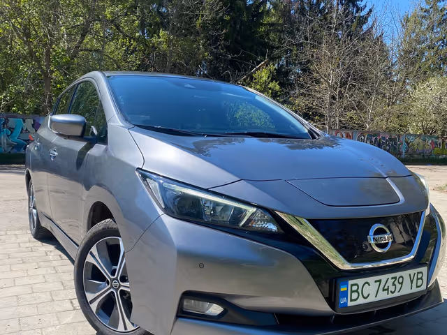 Nissan Leaf - фото 2