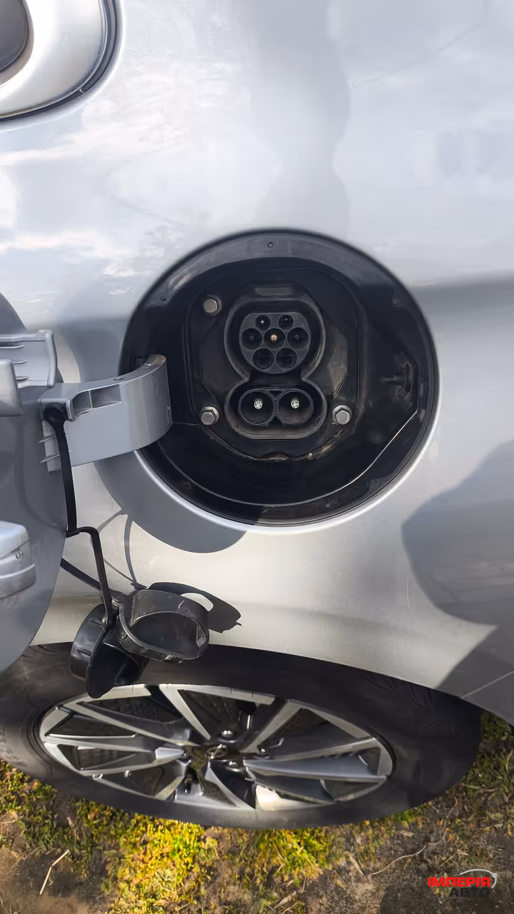 Hyundai IONIQ - фото 17