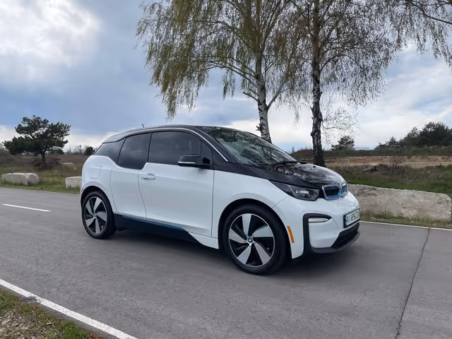 BMW i3 - фото 1