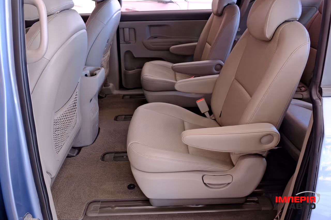 Kia Carnival - фото 8