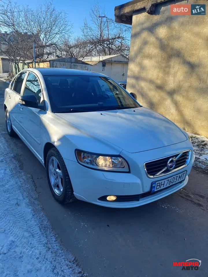 Volvo S40 - фото 1