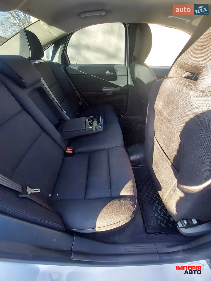 Volvo S40 - фото 11