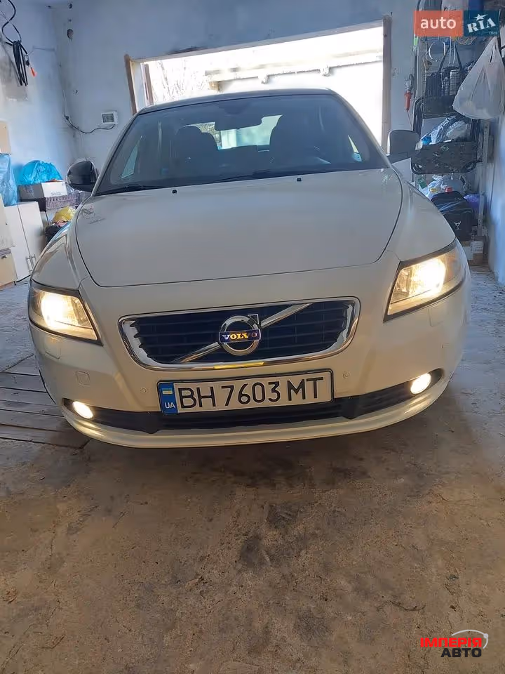 Volvo S40 - фото 2