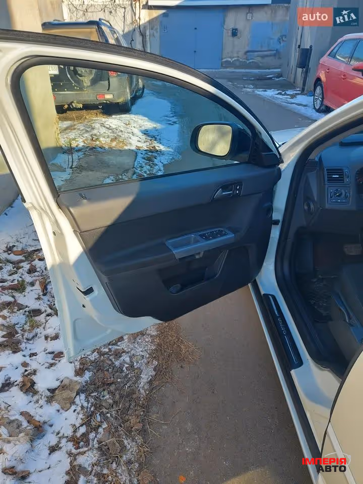 Volvo S40 - фото 22