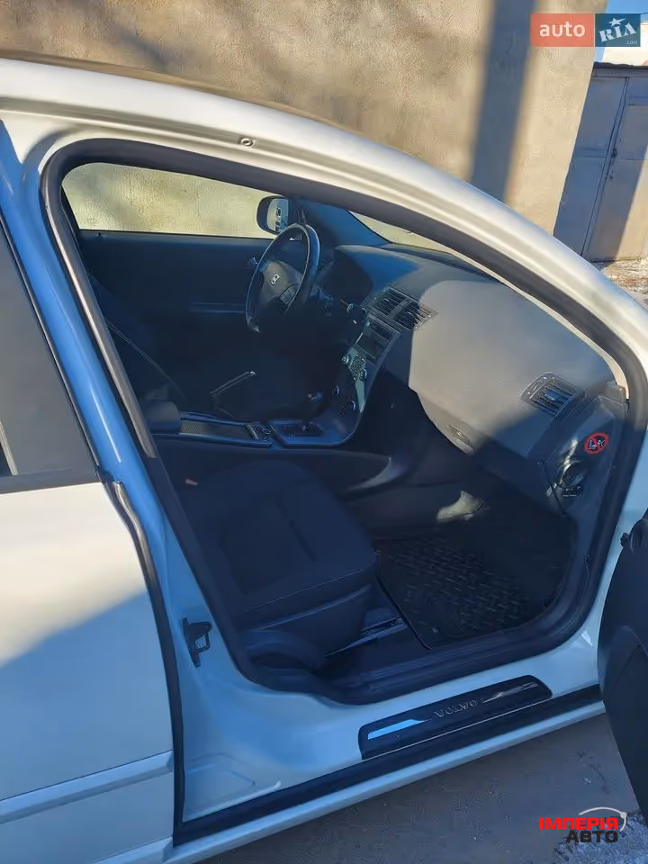 Volvo S40 - фото 13