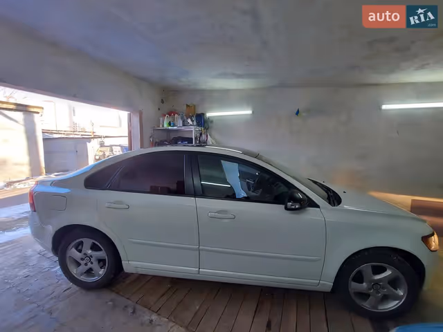 Volvo S40 - фото 3