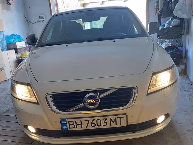 Volvo S40 - фото 2
