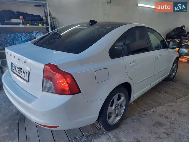 Volvo S40 - фото 4