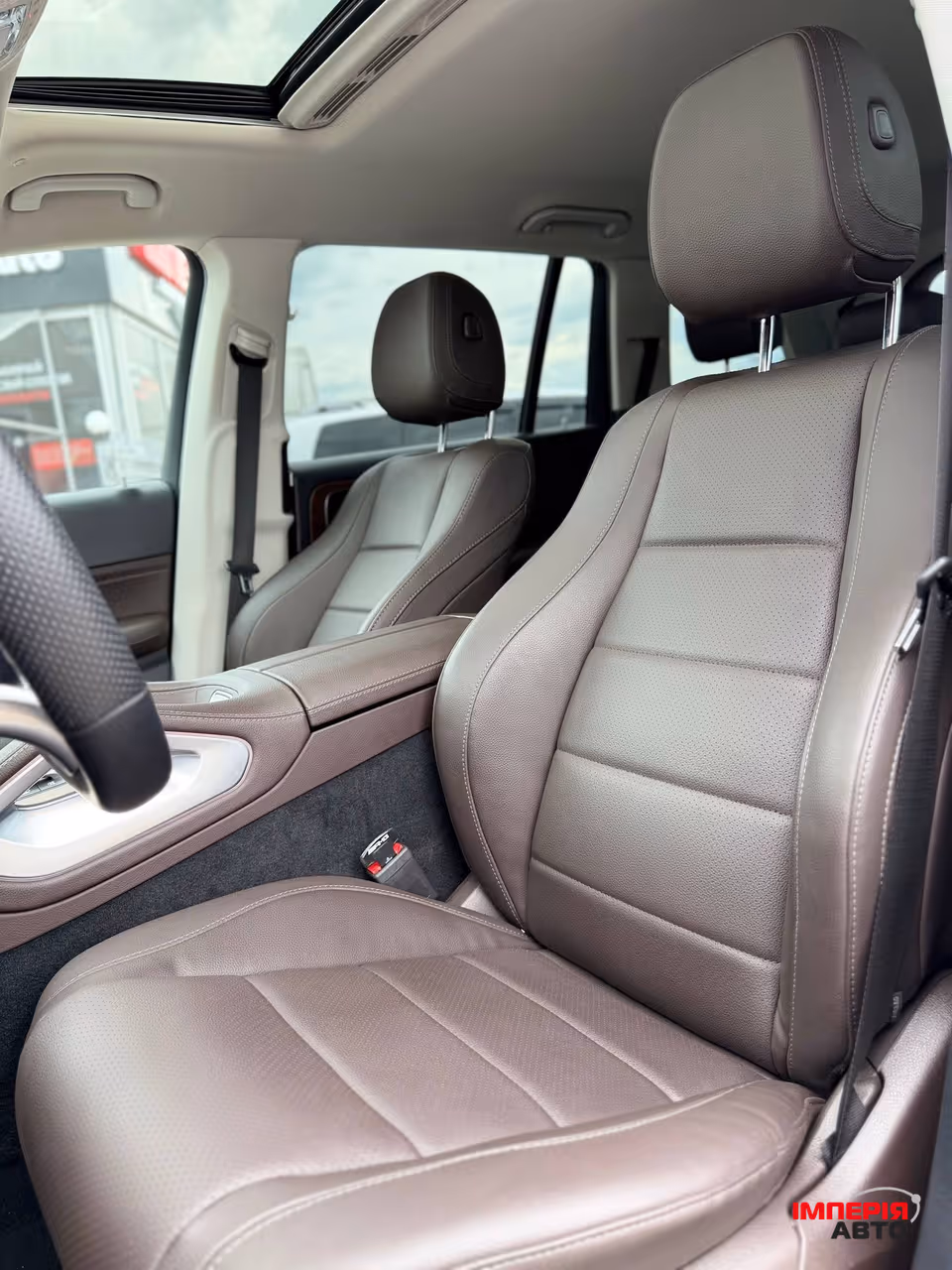 Mercedes-Benz GLS - фото 10
