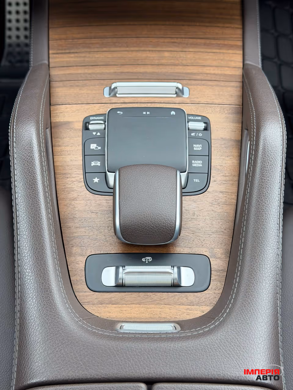 Mercedes-Benz GLS - фото 12