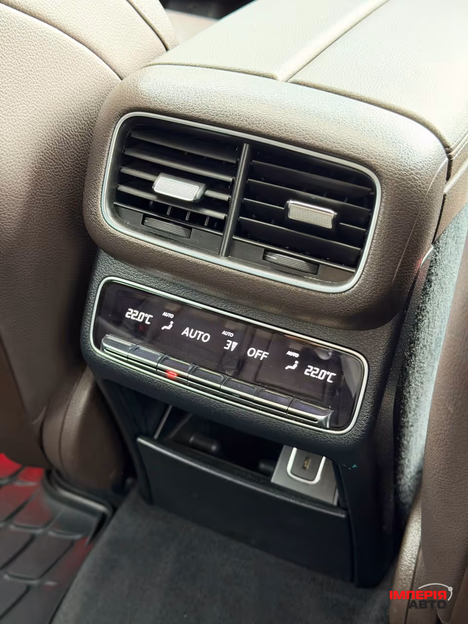 Mercedes-Benz GLS - фото 13