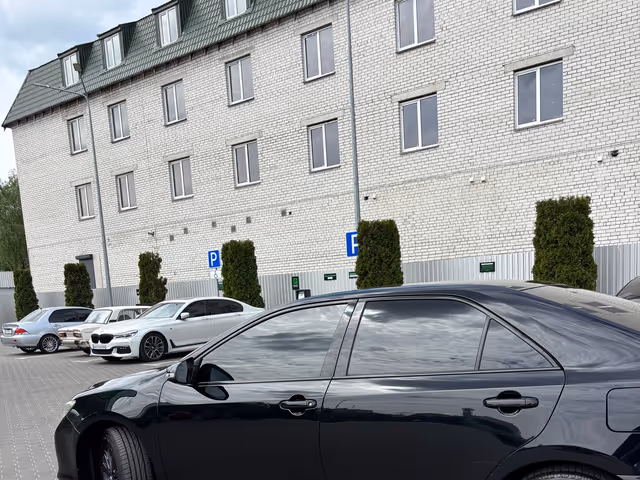 Toyota Camry - фото 4