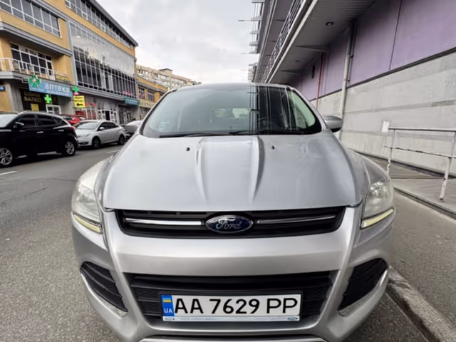 Ford Escape - фото 1