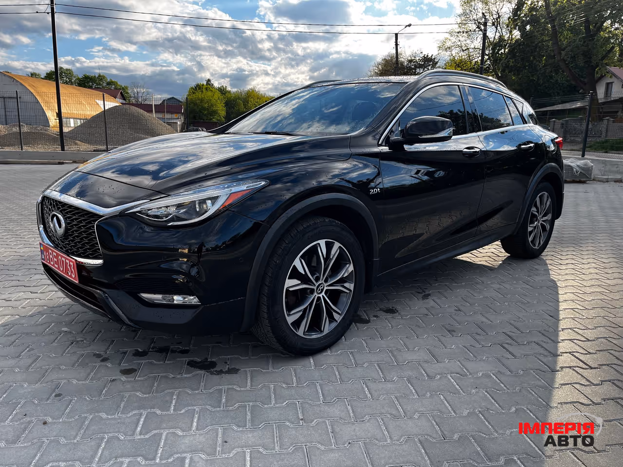 Infiniti QX30 - фото 1