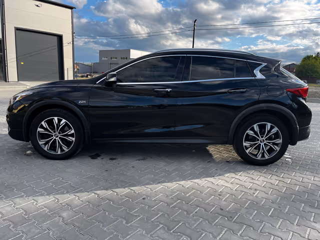 Infiniti QX30 - фото 2
