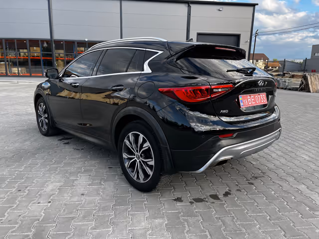 Infiniti QX30 - фото 3