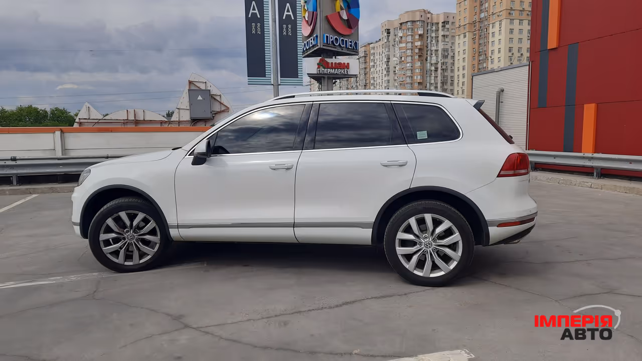 Volkswagen Touareg - фото 2