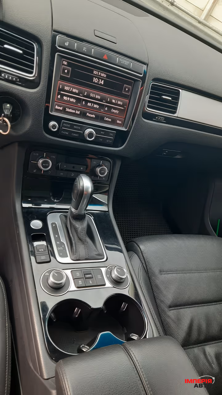 Volkswagen Touareg - фото 21