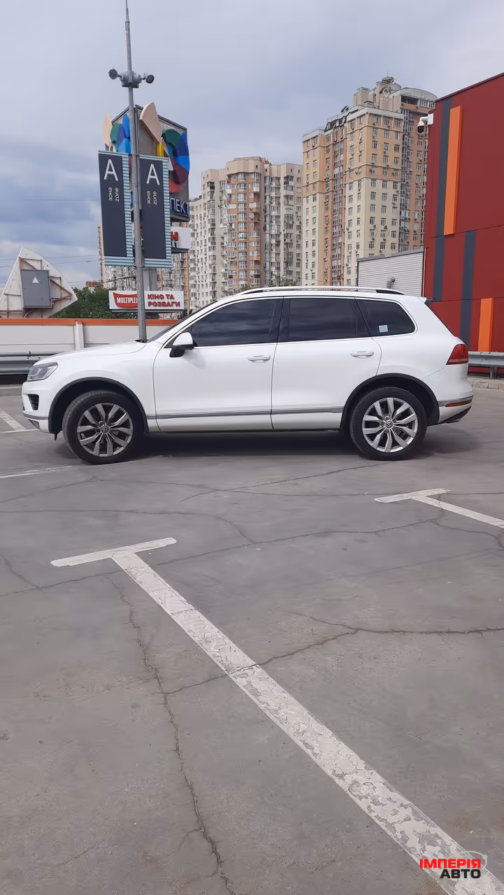 Volkswagen Touareg - фото 11