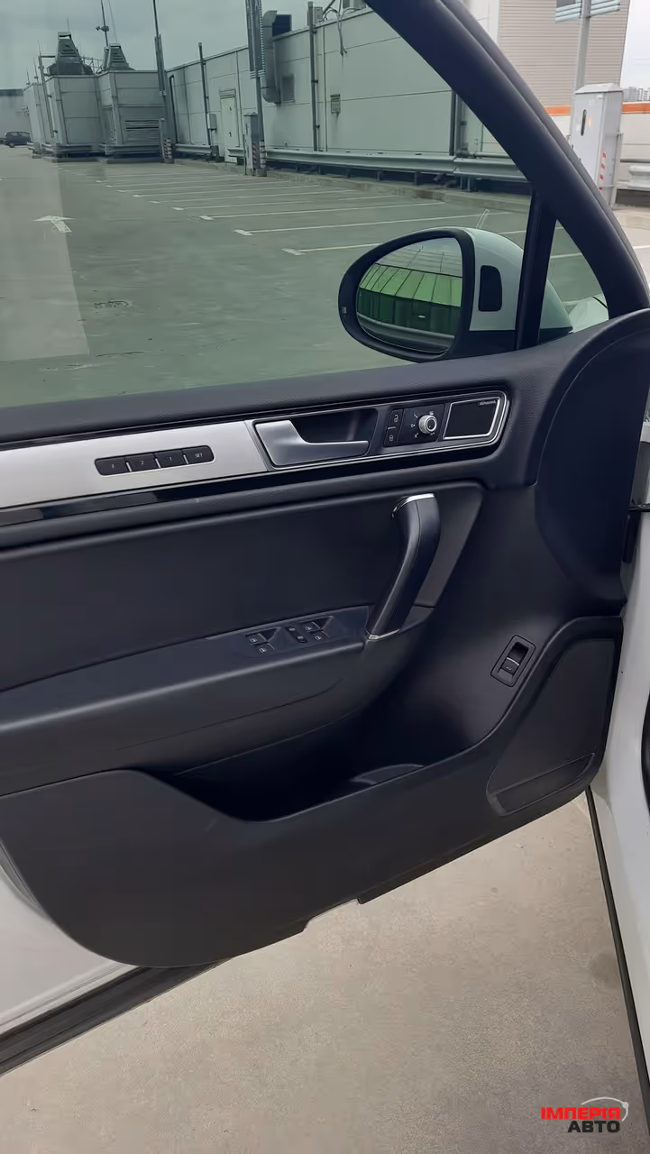 Volkswagen Touareg - фото 22