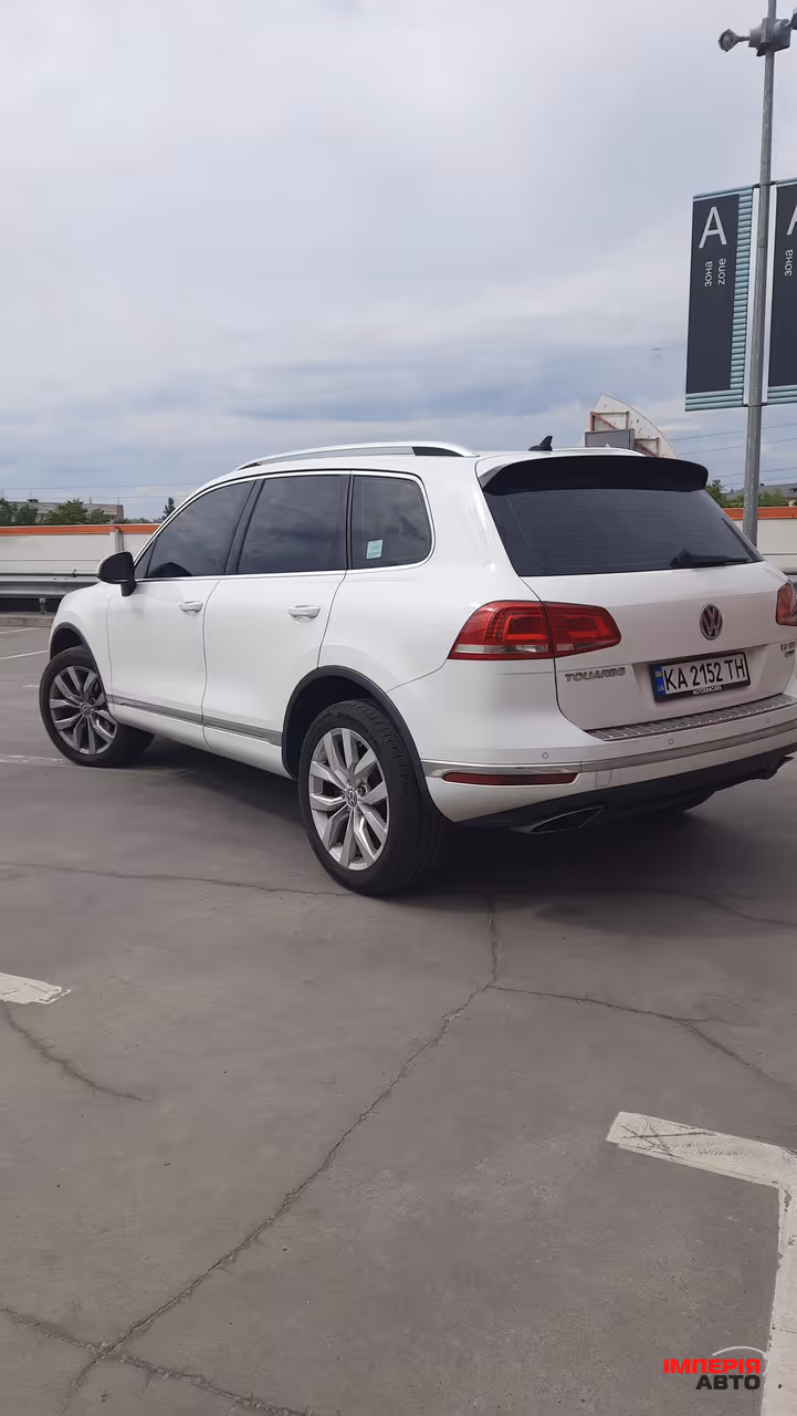 Volkswagen Touareg - фото 12