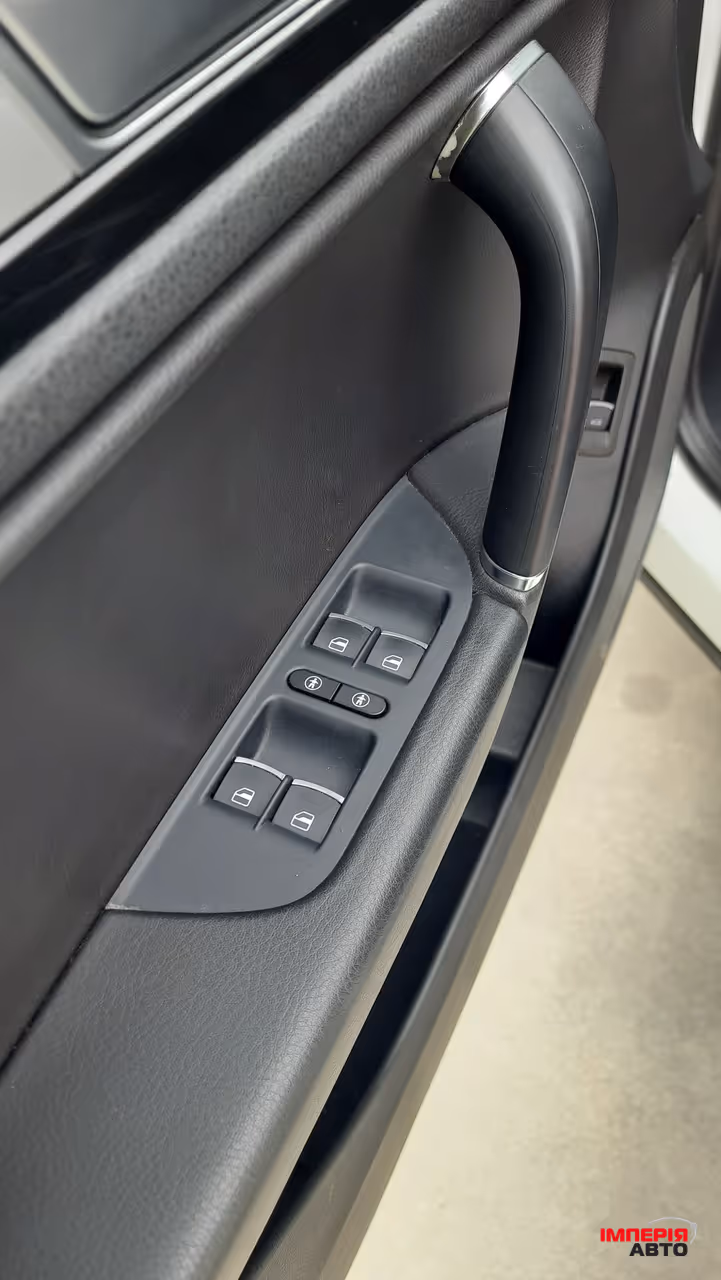 Volkswagen Touareg - фото 25