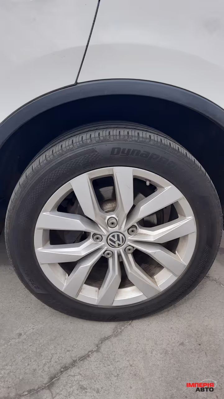 Volkswagen Touareg - фото 15