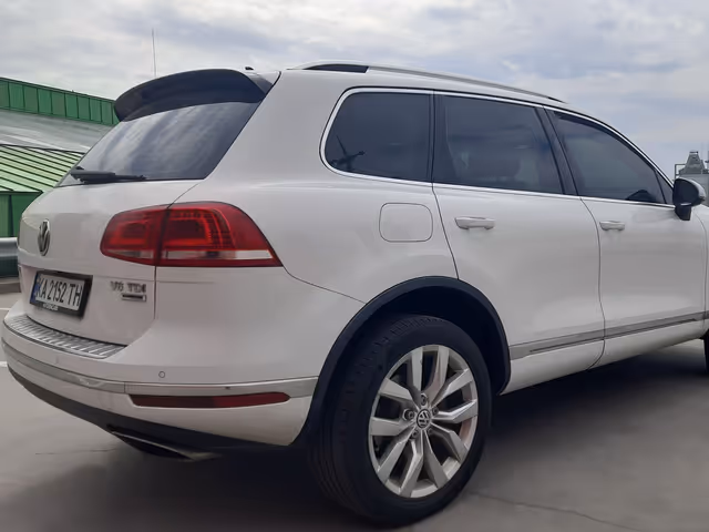 Volkswagen Touareg - фото 5