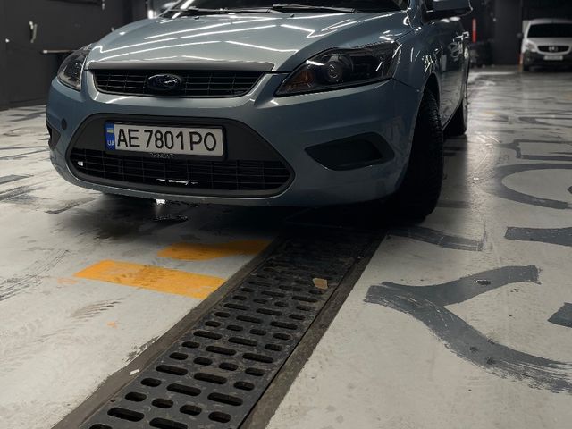 Ford Focus - фото 1