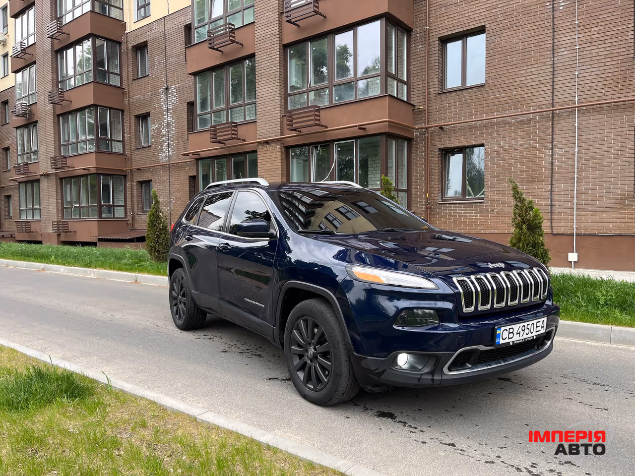 Jeep Cherokee - фото 3