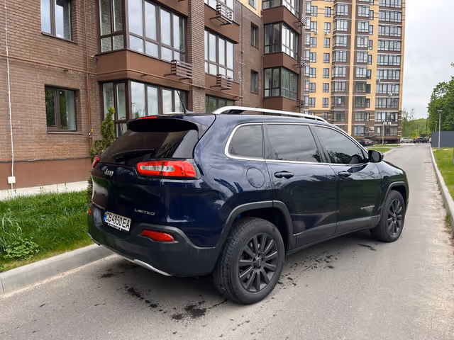 Jeep Cherokee - фото 4