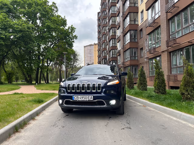 Jeep Cherokee - фото 1