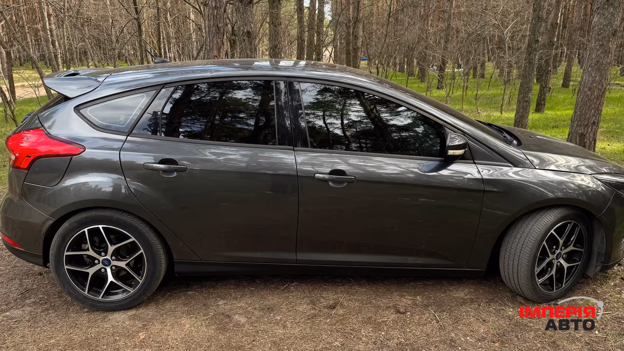 Ford Focus - фото 7