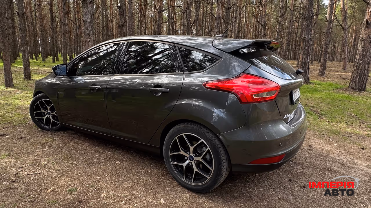 Ford Focus - фото 5