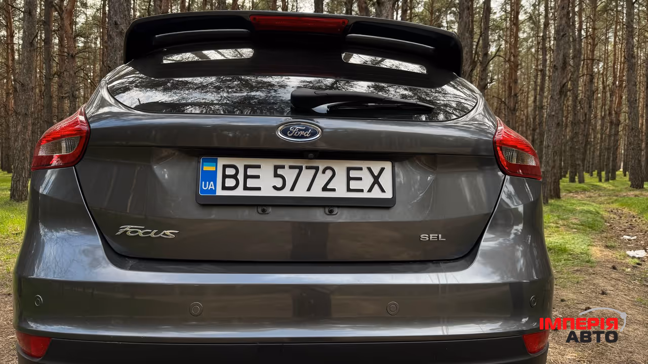 Ford Focus - фото 8