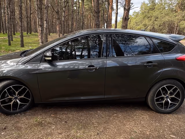 Ford Focus - фото 4