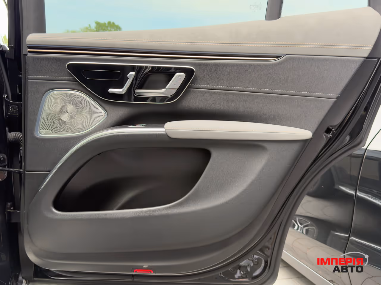 Mercedes-Benz EQS SUV - фото 30