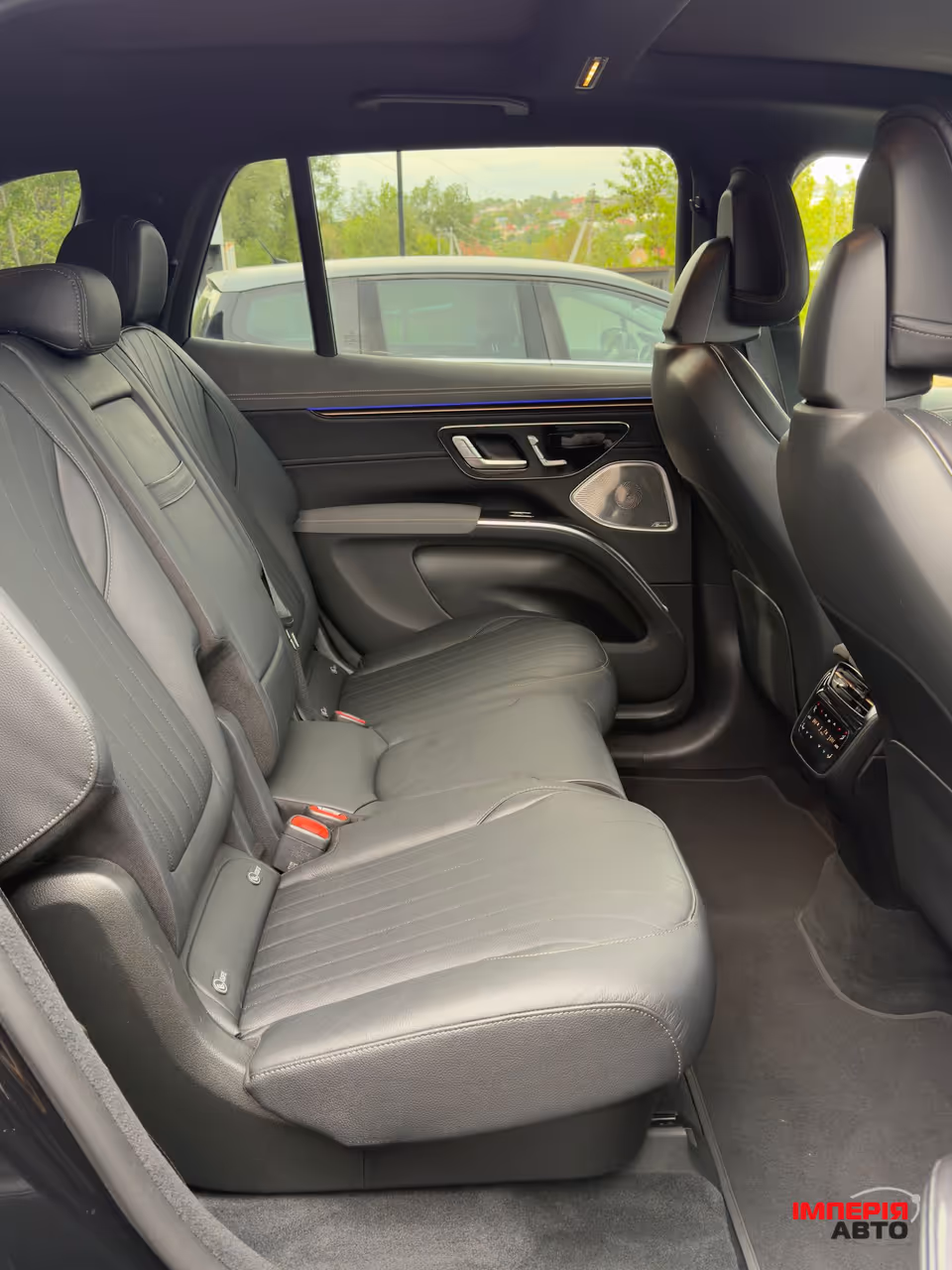 Mercedes-Benz EQS SUV - фото 14
