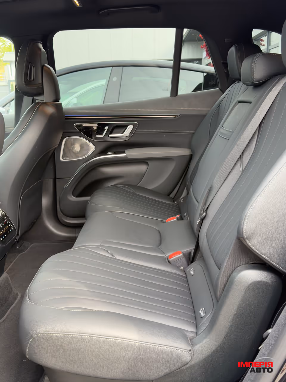 Mercedes-Benz EQS SUV - фото 15