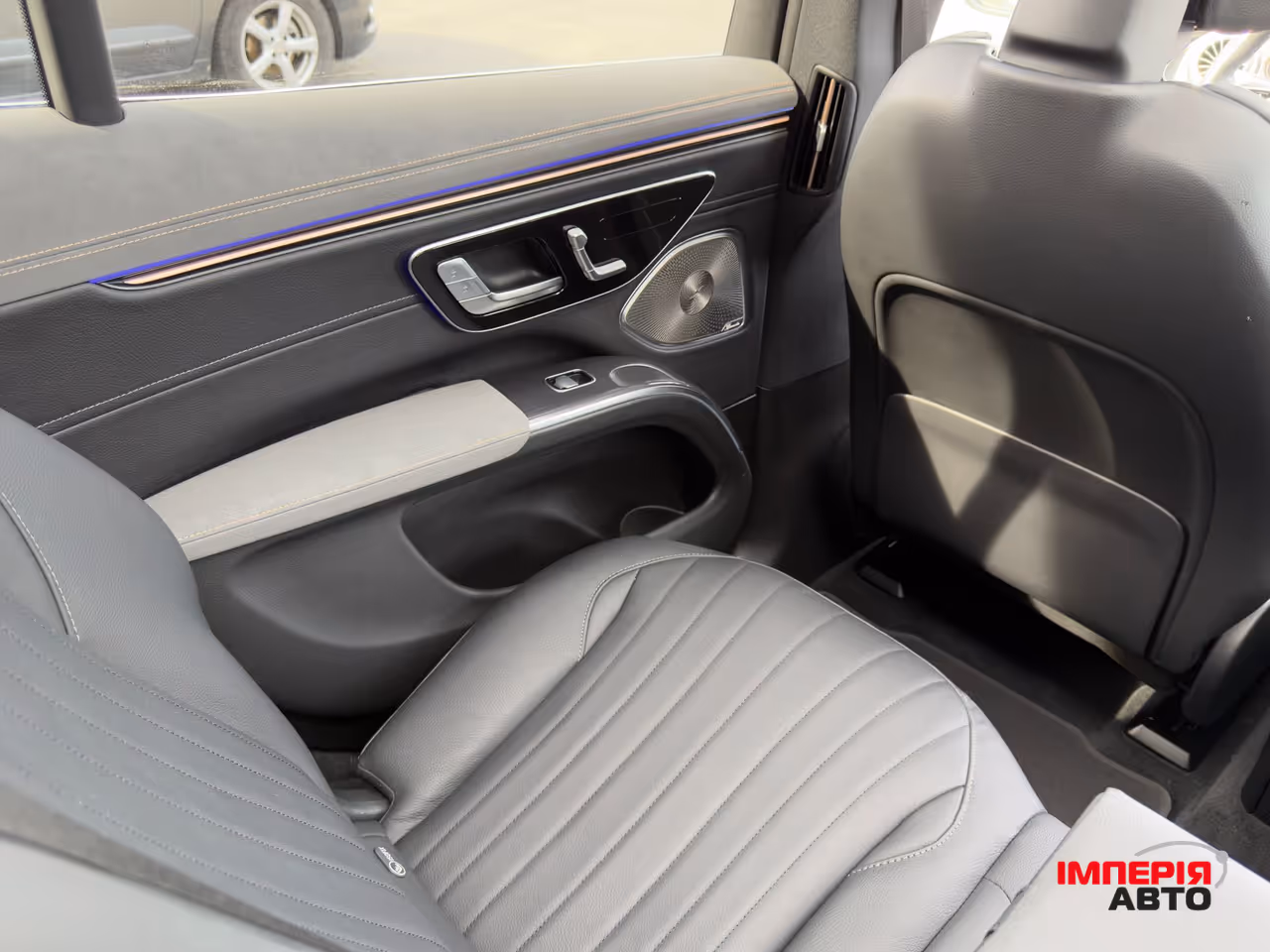 Mercedes-Benz EQS SUV - фото 18