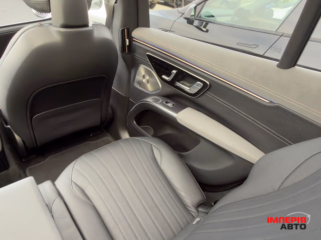 Mercedes-Benz EQS SUV - фото 19