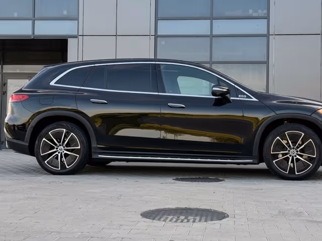 Mercedes-Benz EQS SUV - фото 5